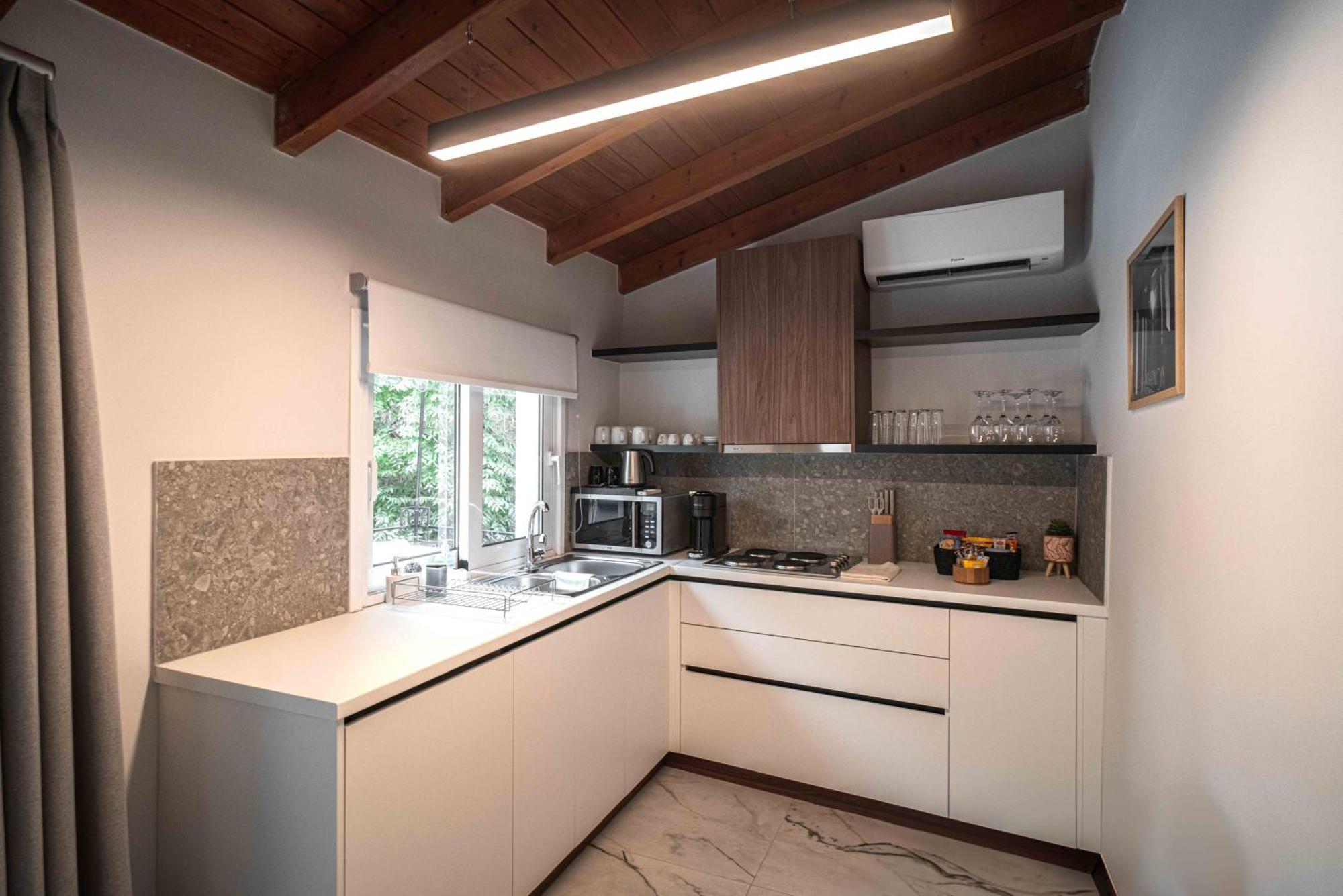 Belle Athenes - Luxury Rooms At Monastiraki Railway Station Εξωτερικό φωτογραφία