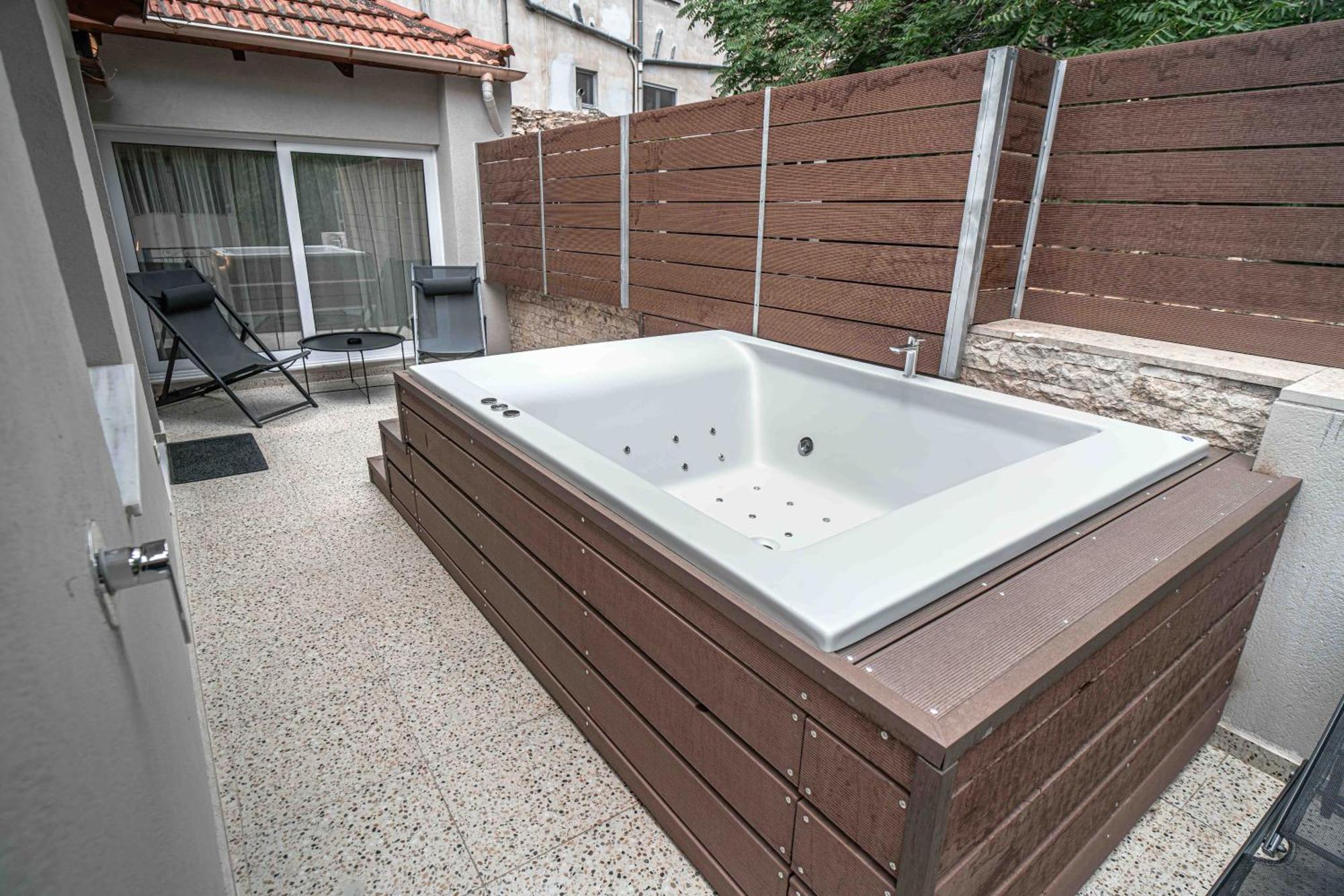 Belle Athenes - Luxury Rooms At Monastiraki Railway Station Εξωτερικό φωτογραφία