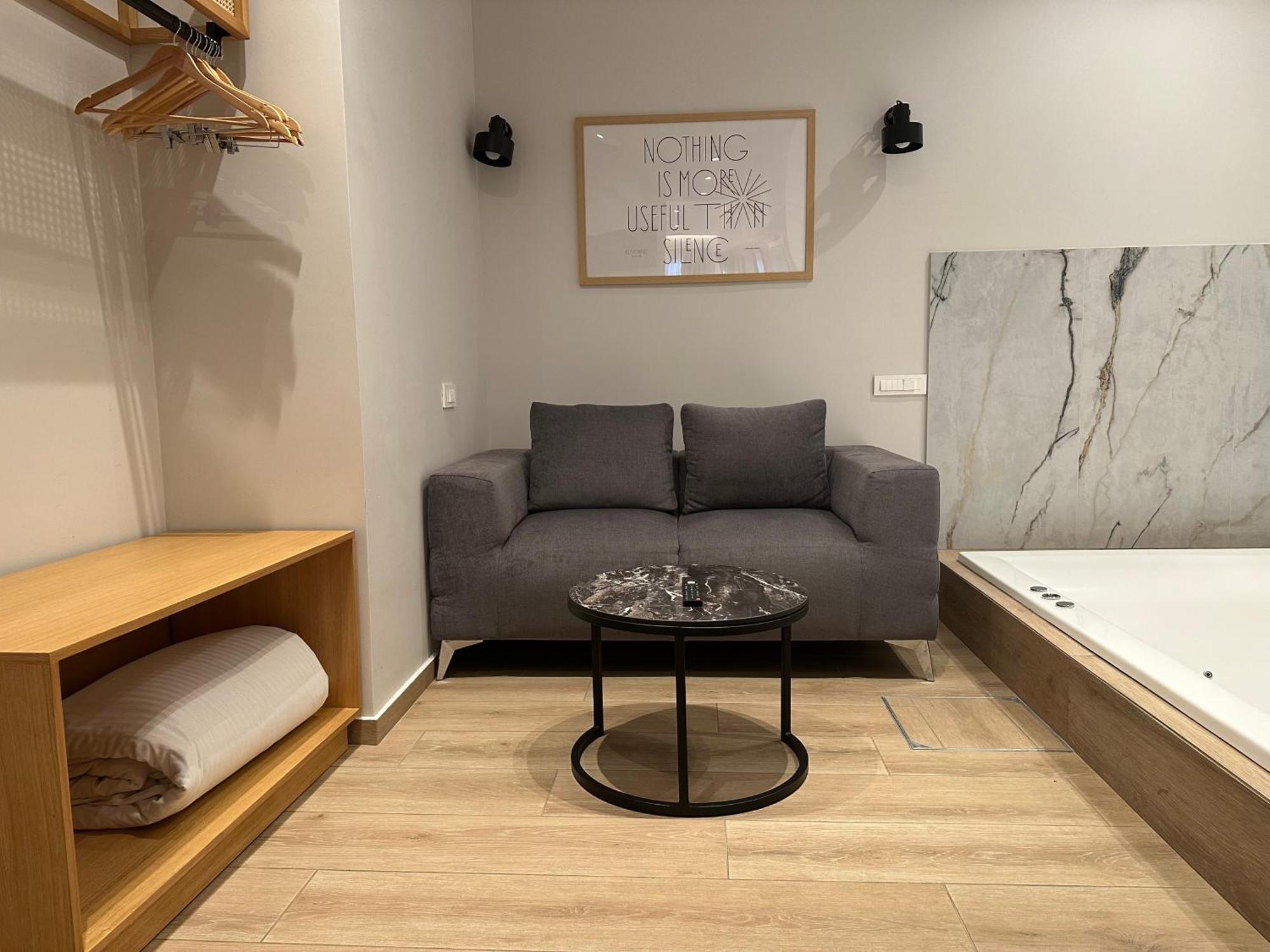 Belle Athenes - Luxury Rooms At Monastiraki Railway Station Εξωτερικό φωτογραφία