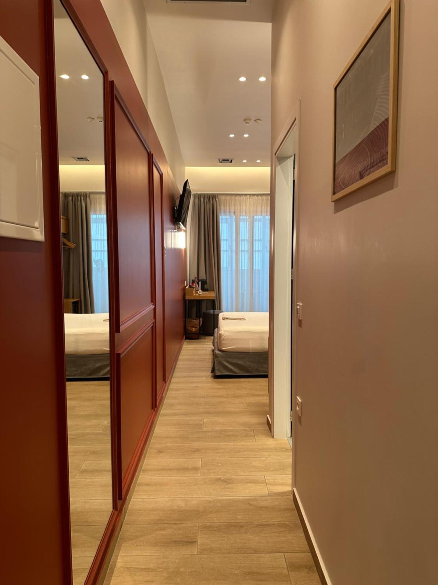 Belle Athenes - Luxury Rooms At Monastiraki Railway Station Εξωτερικό φωτογραφία