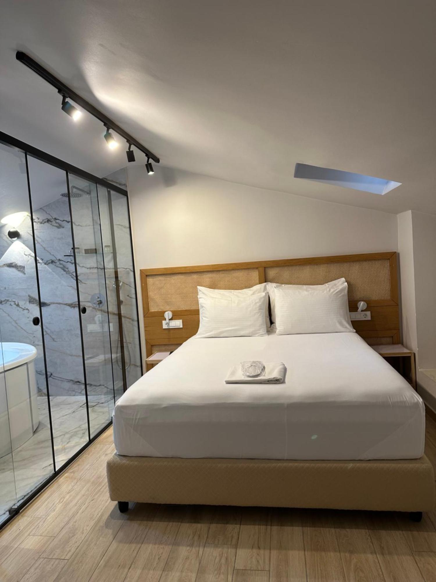 Belle Athenes - Luxury Rooms At Monastiraki Railway Station Εξωτερικό φωτογραφία