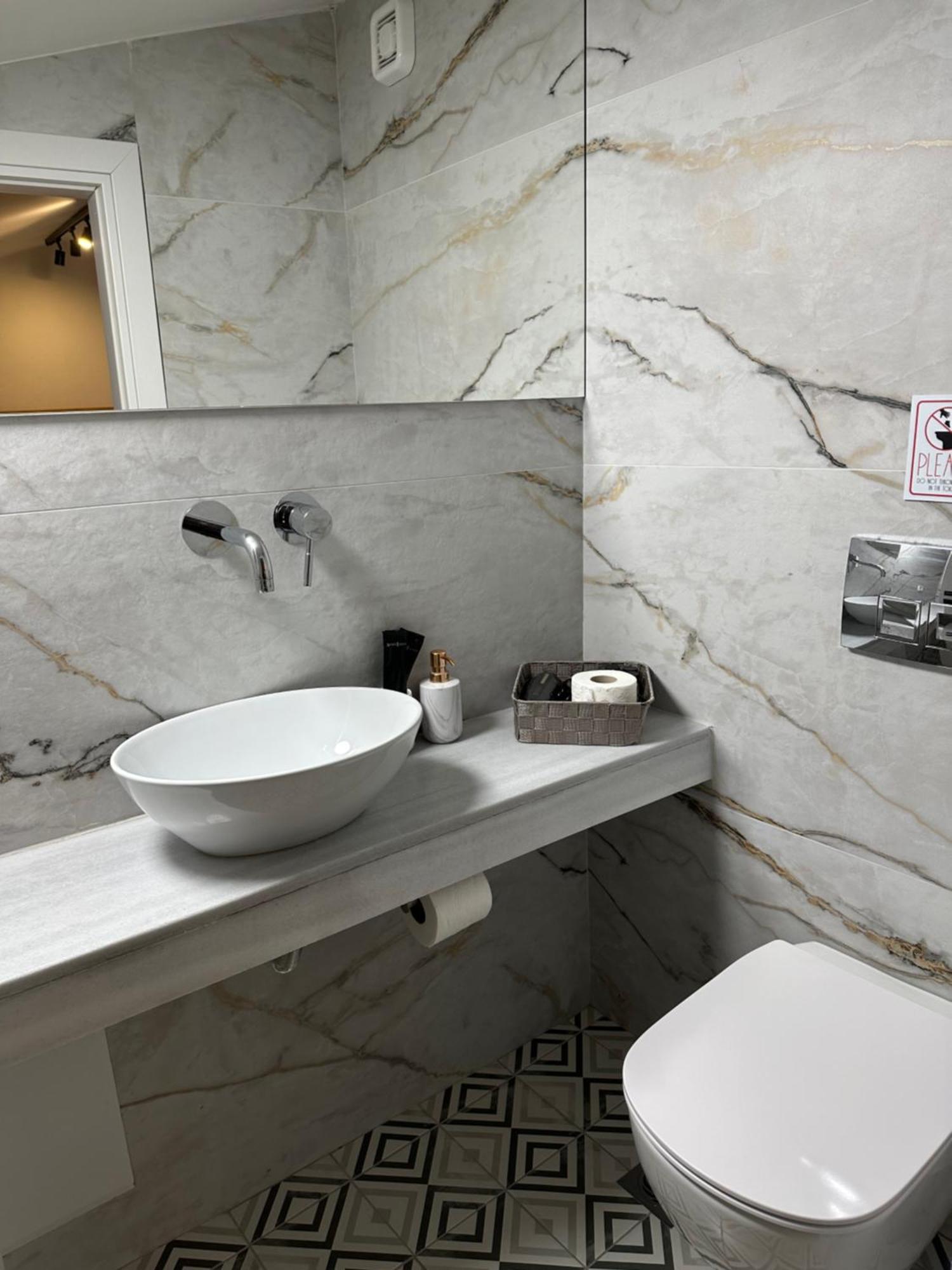 Belle Athenes - Luxury Rooms At Monastiraki Railway Station Εξωτερικό φωτογραφία
