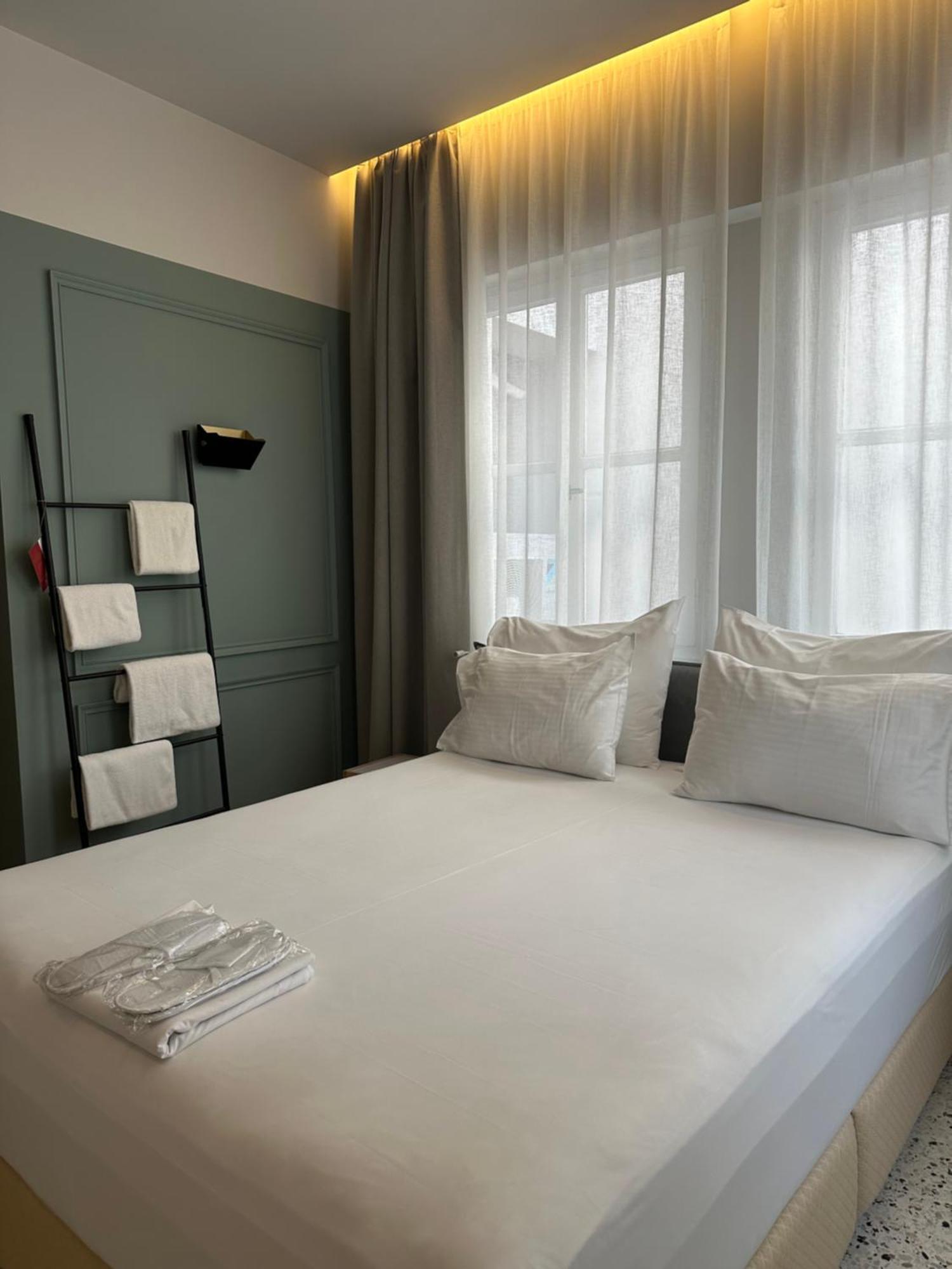 Belle Athenes - Luxury Rooms At Monastiraki Railway Station Εξωτερικό φωτογραφία