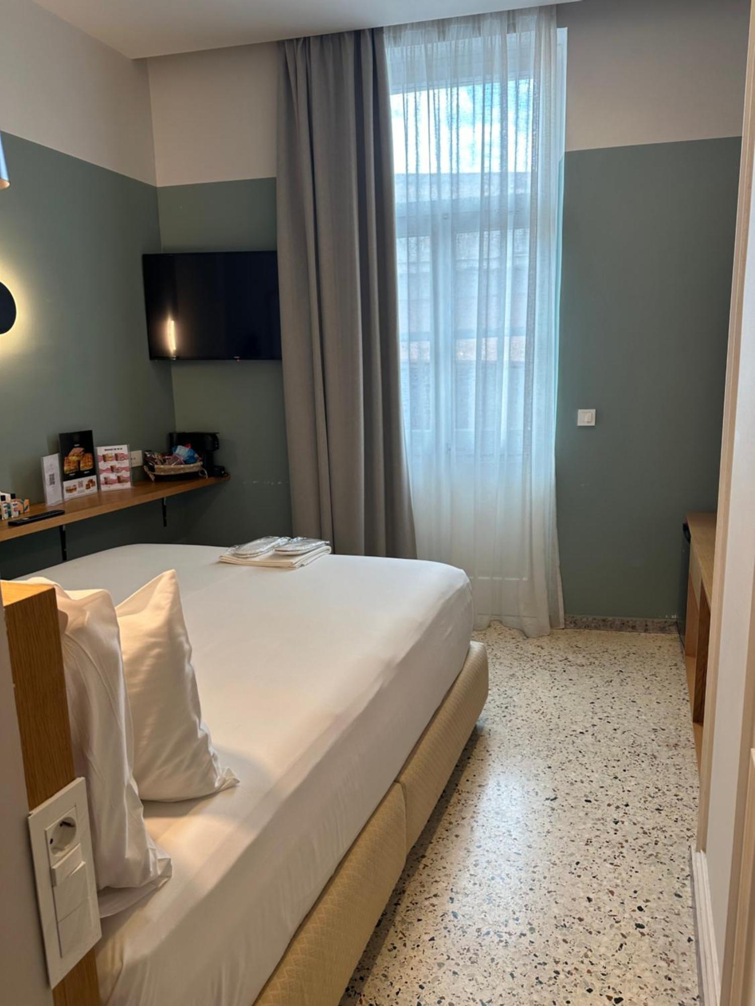 Belle Athenes - Luxury Rooms At Monastiraki Railway Station Εξωτερικό φωτογραφία